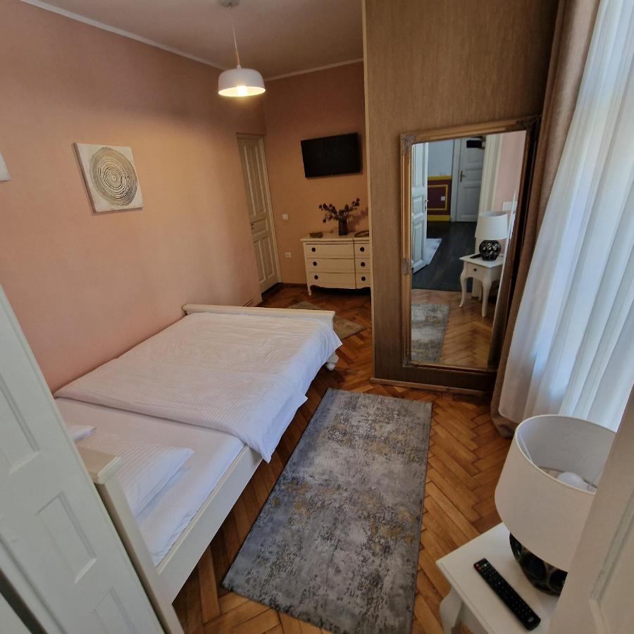Central Park Apartment Segesvár Kültér fotó